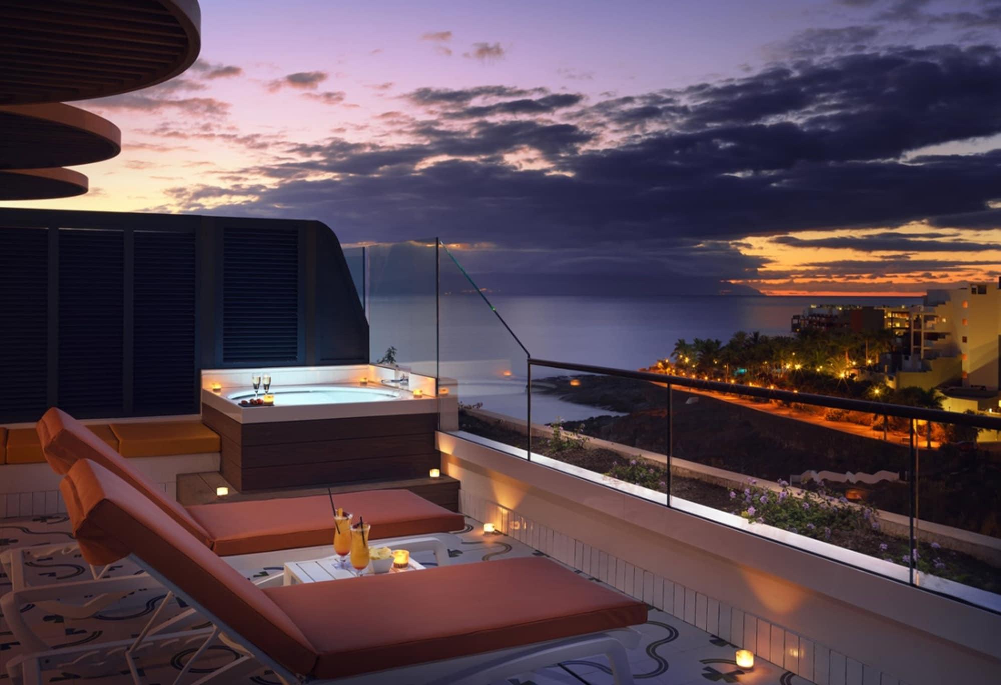 Hotel H10 Atlantic Sunset Horizons Collection Costa Adeje  Esterno foto The view from the rooftop