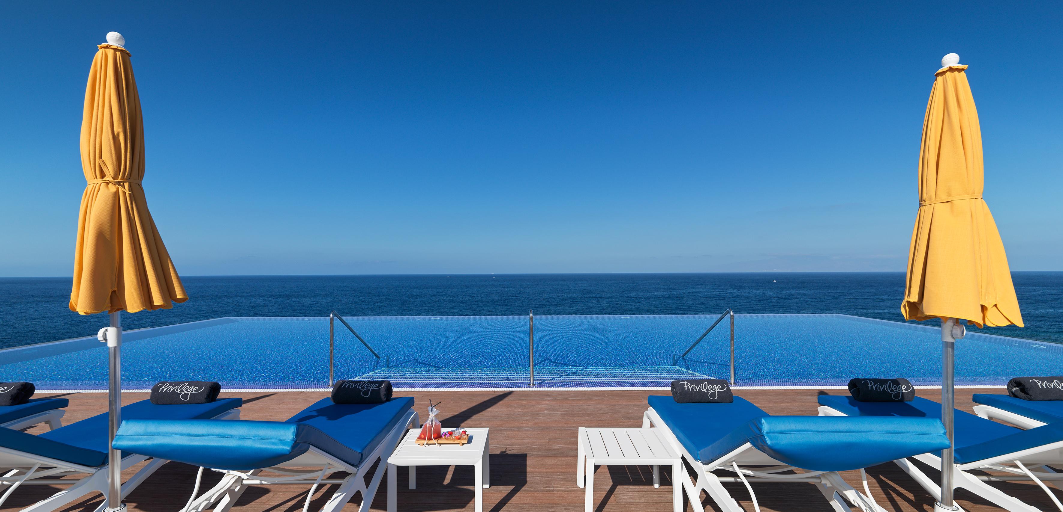 Hotel H10 Atlantic Sunset Horizons Collection Costa Adeje  Esterno foto Infinity pool at the hotel