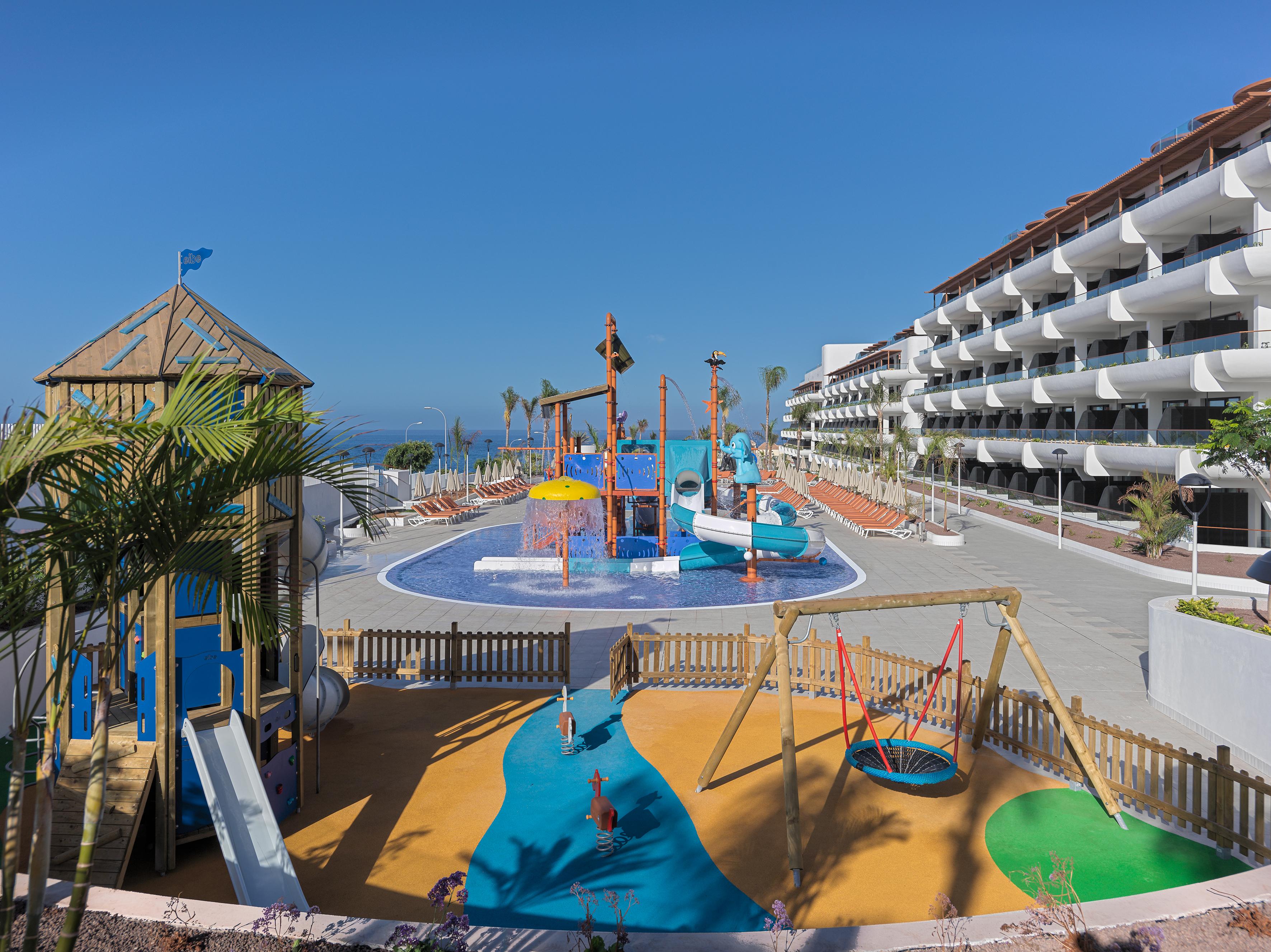 Hotel H10 Atlantic Sunset Horizons Collection Costa Adeje  Esterno foto Playground in the resort