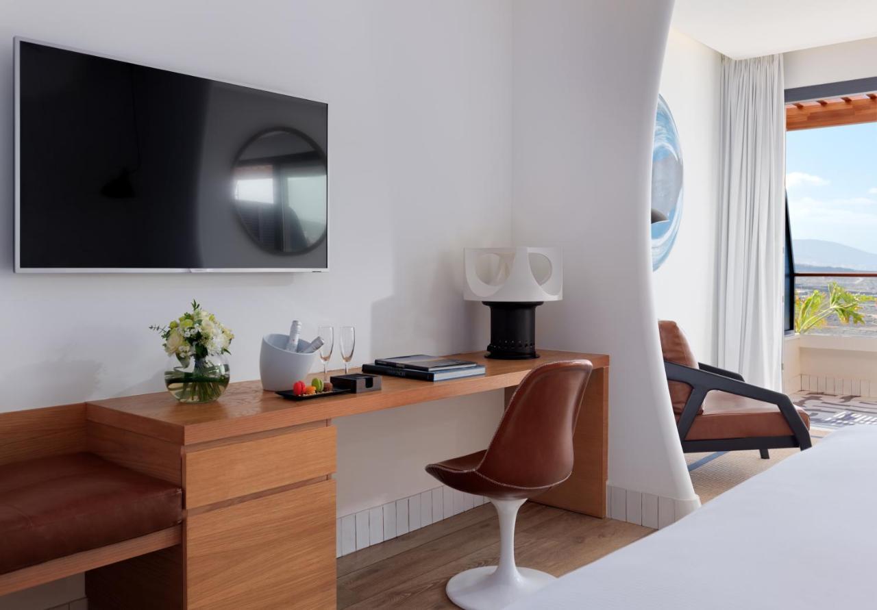 Hotel H10 Atlantic Sunset Horizons Collection Costa Adeje  Esterno foto A room at the hotel