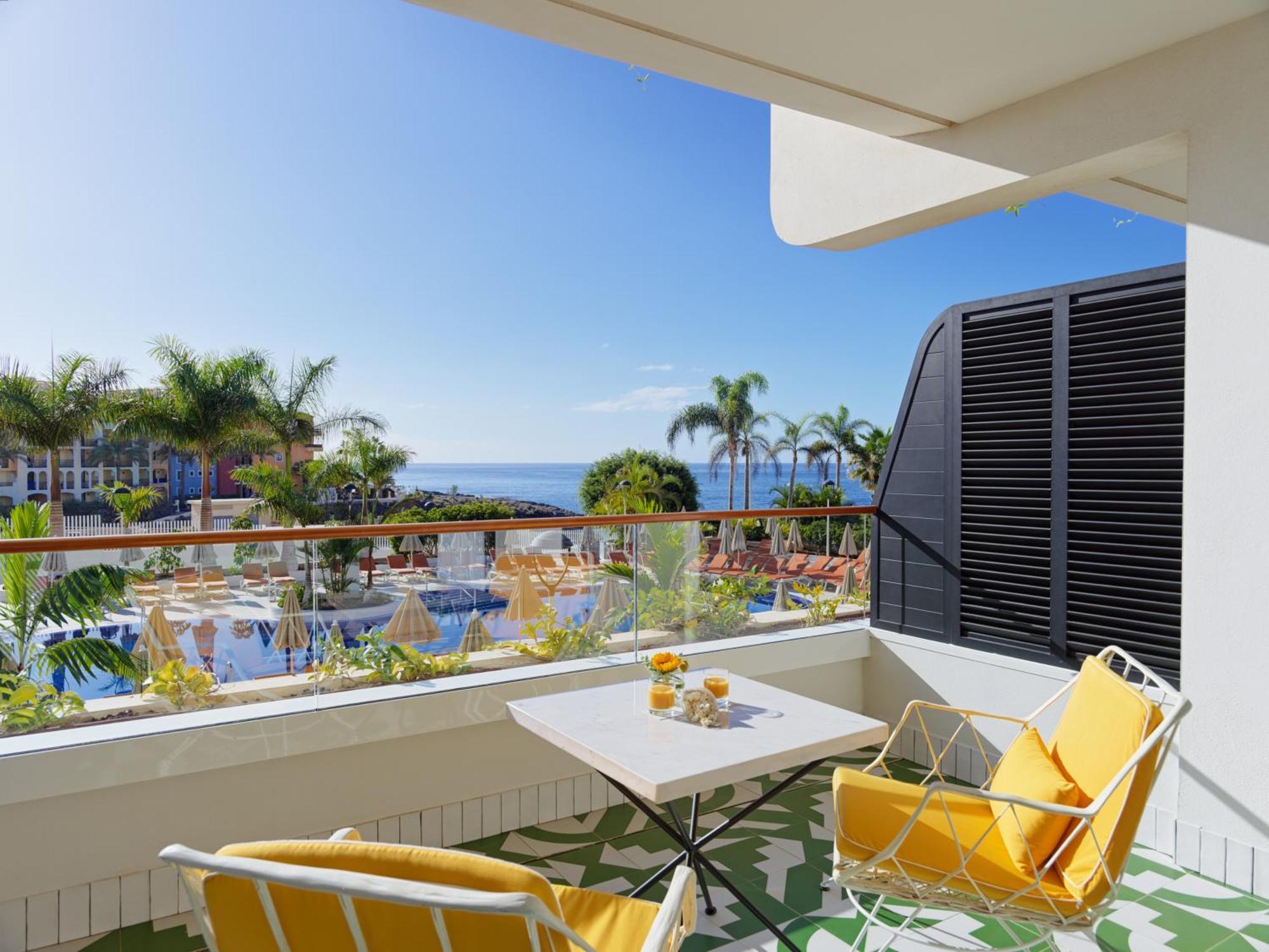 Hotel H10 Atlantic Sunset Horizons Collection Costa Adeje  Esterno foto A balcony