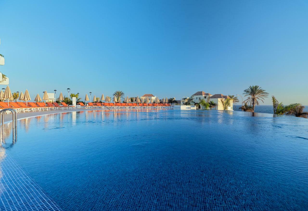 Hotel H10 Atlantic Sunset Horizons Collection Costa Adeje  Esterno foto Infinity pool at Iberostar Grand Hotel Baobab, Playa del Inglés, Gran Canaria, Spain